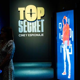Exposición Top Secret. Cine y espionaje, en CaixaForum Madrid.