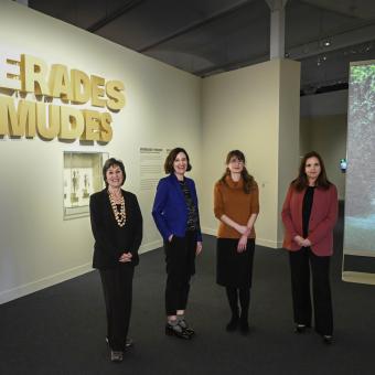 De izquierda a derecha: la asesora curatorial de la selección de obras contemporáneas, Rosa Martínez; la directora del Área de Exposiciones y Colección de la Fundación ”la Caixa”, Isabel Salgado; la comisaria y responsable de desarrollo de contenido de exposiciones internacionales del British Museum, Belinda Crerar, y la directora de CaixaForum Barcelona, Mireia Domingo, han presentado en CaixaForum Barcelona la exposición «Veneradas y temidas. El poder femenino en el arte y las creencias».
