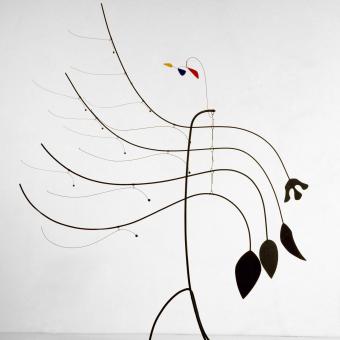 Alexander Calder, Four Leaves and Three Petals [Cuatro hojas y tres pétalos], 1939. Centre Pompidou, Paris Musée national d’art moderne – Centre de Création Industrielle.