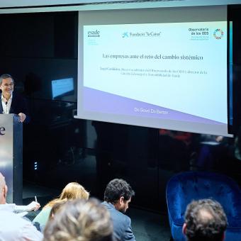 Àngel Castiñeira, director de la Cátedra de Liderazgo y Sostenibilidad de Esade presentando el informe