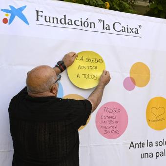 En un mural participativo, las personas que lo deseen podrán colgar sus reflexiones, emociones e ideas sobre la soledad para darle mayor visibilidad.