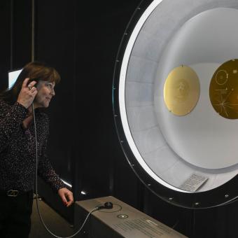In the exhibition you can listen to part of the audio from the Voyager probes' gold records.