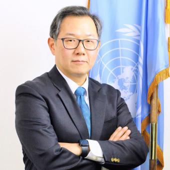 Wook-Jin Chang és director de la Delegació d'Organitzacions No Governamentals al Departament d'Afers Econòmics i Socials de les Nacions Unides (DESA).