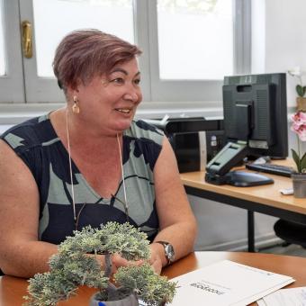 Natalia (esquerra) ha aconseguit feina a l'empresa tarragonina Delafruit a través d'Incorpora.