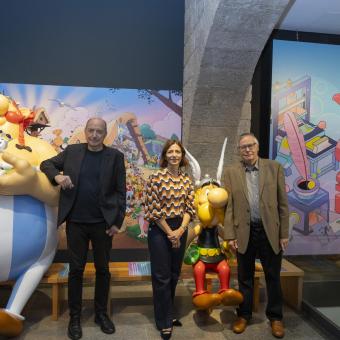 D'esquerra a dreta. L’expert en diferents àmbits del còmic i assessor de la mostra, Vicent Sanchis, la directora de CaixaForum Girona, Anna Colomer, i el galerista, col·leccionista i comissari de l’exposició, Bernard Mahé.