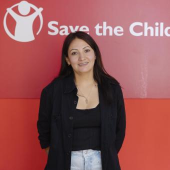 Pamela Sandi Hiza es la madre de una familia monomarental y es beneficiaria del programa CaixaProinfancia desde 2024.