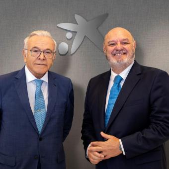 A l'esquerra, el president de la Fundació ”la Caixa” i de CriteriaCaixa, Isidre Fainé; a la dreta, el director general de CriteriaCaixa, José María Méndez.