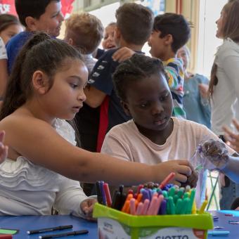 Niñas beneficiarias de un proyecto impulaso por la convocatoria de proyectos sociales en el País Vasco