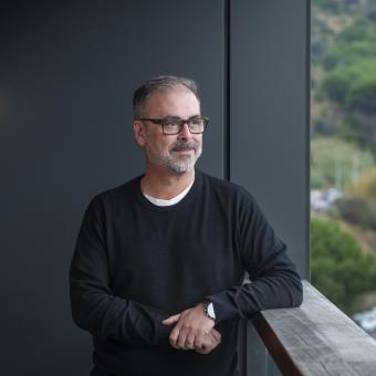 Roger Paredes, cap del Servei de Malalties Infeccioses de l’Hospital Germans Trias i Pujol i investigador principal del Grup de Genòmica Microbiana a IrsiCaixa.