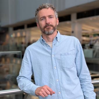 Inmunólogo y líder de grupo júnior en el CaixaResearch Institute.