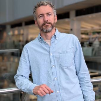 Immunòleg i líder de grup júnior al CaixaResearch Institute.