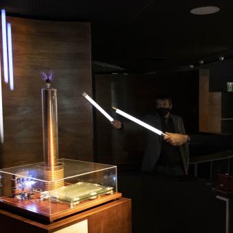 ”la Caixa” Foundation’s science museum in Barcelona is hosting from today until February 2022 a biographical exhibition on the visionary Nikola Tesla.