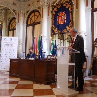 El alcalde de Málaga, Francisco de la Torre, y el director general de la Fundación ”la Caixa”, Antonio Vila Bertrán, han ratificado su compromiso con el objetivo de impulsar la actividad cultural en Málaga.