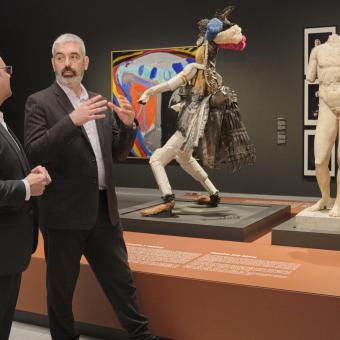 El director de CaixaForum Sevilla, Moisés Roiz, y el director corporativo del Área de Cultura y Ciencia de la Fundación ”la Caixa”, Ignasi Miró, han presentado  en CaixaForum Sevilla la exposición La imagen humana. Arte, identidades y simbolismo.