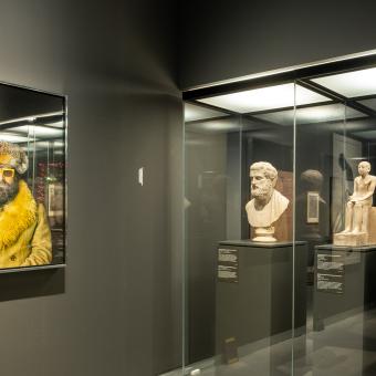 La exposición La imagen humana. Arte, identidades y simbolismo en CaixaForum Sevilla.