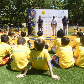 El Cruyff Court Ander Herrera es el octavo impulsado fruto de un acuerdo entre la Fundación Cruyff y la Fundación ”la Caixa” para promover el deporte como vía de inclusión y cohesión social.