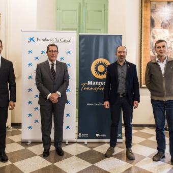 De izquierda a derecha: el director territorial de Cataluña de CaixaBank, Jaume Masana; el director general de la Fundación ”la Caixa”, Antoni Vila;  el alcalde de Manresa, Marc Aloy, y el concejal de Turismo y Proyección de la Ciudad, Joan Calmet.