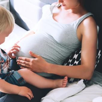 En España la tasa de fecundidad es de 1,3 hijos por mujer. Esta es una de las conclusiones del estudio del Observatorio Social de la Fundación ”la Caixa” ¿Por qué las mujeres no tienen todos los hijos que dicen querer tener? © Shutterstock / Natalia Deriabina.