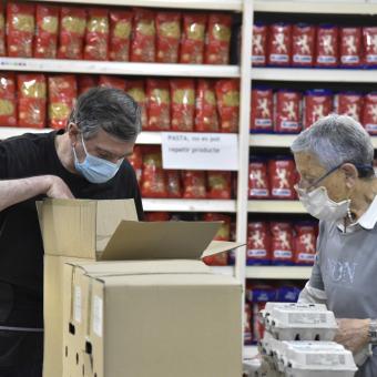 A partir del 16 de maig, es podran fer donacions a través de la xarxa de caixers automàtics de CaixaBank per a la campanya Cap Llar Sense Aliments.