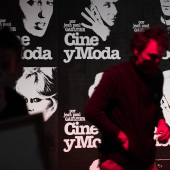 La exposición Cine y moda. Por Jean Paul Gaultier se podrá visitar hasta el 5 de junio en CaixaForum Madrid.