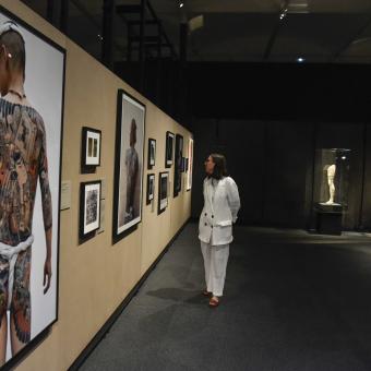 La exposición Tattoo. Arte bajo la piel se podrá visitar en CaixaForum Barcelona hasta el 28 de agosto de 2022.
