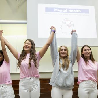Las integrantes del equipo del colegio Salesianos de Sarrià han sido seleccionadas por su proyecto Mental Health.