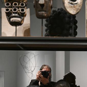 La muestra Dioses, Magos y Sabios. Las colecciones privadas de los artistas se podrá visitar hasta el 2 de abril de 2023 en CaixaForum Barcelona.