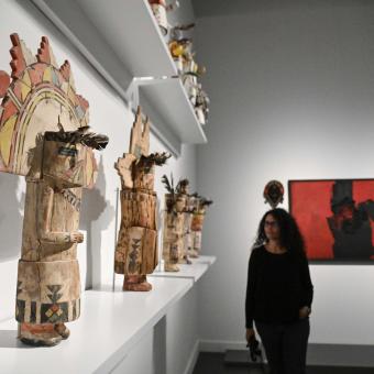 Las colecciones privadas de diez artistas ven la luz en CaixaForum Barcelona.