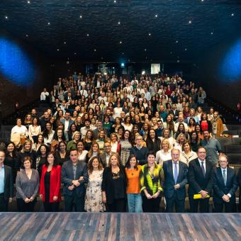 Autoridades y profesionales que participan en el programa Reincorpora durante la jornada celebrada en CaixaForum Madrid.