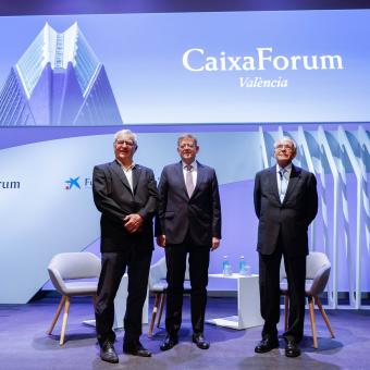 From left to right: Joan Ribó, mayor of the city, Ximo Puig, president of the Government of Valencia, and  Isidro Fainé, president of ”la Caixa” Foundation. © Máximo Garcia. ”la Caixa” Foundation.