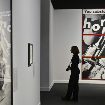 Una exposición inédita que propone un recorrido por la fotografía experimental en colaboración con el Musée National d’Art Moderne - Centre National d’Art et de Culture Georges Pompidou de París.