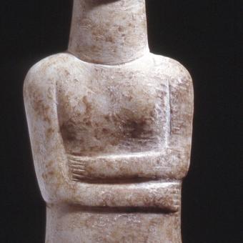 Figura de les Cíclades, marbre, al voltant de 2700-2500 aC, Keros, Cyclades, Grècia. © Trustees of the British Museum.