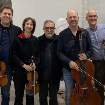 Quartet Casals (cuarteto de cuerda) y Jaume Plensa (artista plástico y escultor que ha dirigido y estrenado, recientemente, la ópera Macbeth, de Verdi, en el Liceu) en la serie Offstage. 
