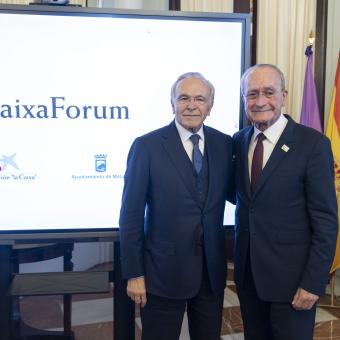 El presidente de la Fundación”la Caixa”, Isidro Fainé, y el alcalde de Málaga, Francisco de la Torre, han firmado un acuerdo para establecer un nuevo centro cultural CaixaForum en Málaga.