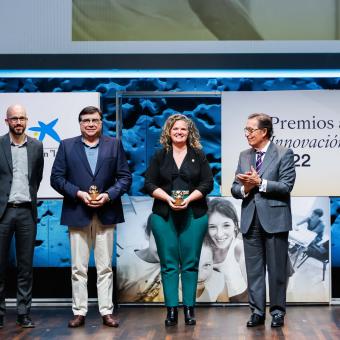 De izquierda a derecha: el secretario de Estado de Derechos Sociales, Nacho Álvarez; Josep Maria Cuartero, presidente de la Asociación Alella, poble cuidador; Mercè Vizern, concejal Servicios a las Personas del Ayuntamiento de Alella, y el director general de la Fundación ”la Caixa”, Antonio Vila Bertrán Bertrán.