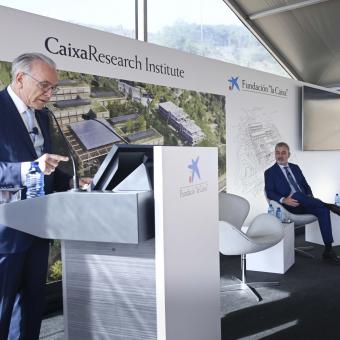 The president of the ”la Caixa” Foundation, Isidre Fainé, during the presentation of the CaixaResearch Institute.