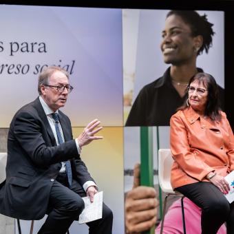 Marc Simón, subdirector general de la Fundación ”la Caixa”, y Elisa Durán, directora general adjunta de la Fundación ”la Caixa”, en el acto Claves para el progreso social. Fundación ”la Caixa”.