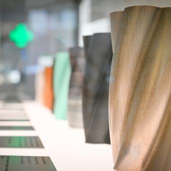 A la exposición se habla de los diferentes materiales con que se puede imprimir en 3D.