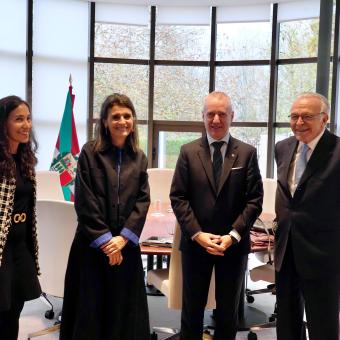 Sonia Sáenz, delegada de la Fundación ”la Caixa” en Euskadi; Nerea Melgosa, Consejera de Justicia, Igualdad y Políticas Sociales; Iñigo Urkullu, lendakari; e Isidro Fainé, presidente de la Fundación ”la Caixa”.