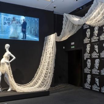 La exposición Cine y moda. Por Jean Paul Gaultier se podrá visitar hasta el 7 de enero de 2024 en CaixaForum Palma.
