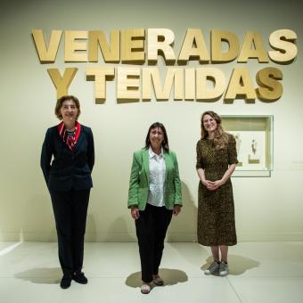 From left to right: the Director of International Engagement at the British Museum, Nadja Race; the Deputy Director General of the ”la Caixa” Foundation, Elisa Durán, and the curator and content developer for international touring exhibitions of the British Museum, Belinda Crerar, have presented in CaixaForum Madrid the exhibition entitled Revered and Feared. Feminine Power in Art and Belief.