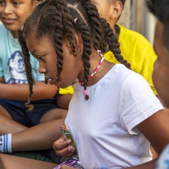 El programa CaixaProinfancia ha facilitado este año la participación de casi 30.000 menores en colonias urbanas y campamentos de verano.