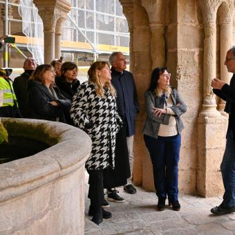 Visita de la restauració de sarcòfs del Reial Monestir de Santes Creus amb la consellera Natàlia Garriga y la directora general adjunta de la Fundació "la Caixa", Elisa Durán