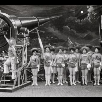 Voyage dans la Lune [Viaje a la luna], 1902 7º cuadro; el cañón gigante Fotografía de rodaje. 