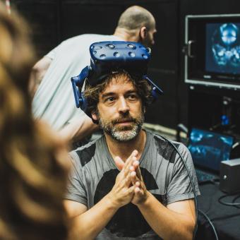 Igor Cortadellas, director del proyecto Symphony, un viaje virtual al corazón de la música clásica, en un instante del rodaje de la película.