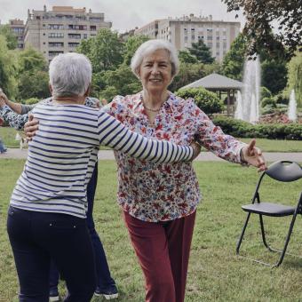 El projecte Sempre Acompanyats de la Fundació ”la Caixa” i mitjançant la gestió de la Fundació Pauma ofereix activitats a l'aire lliure.