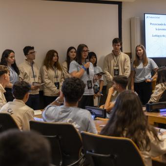 Estudiants d'EduCaixa presentant les seves propostes en la seu de l'ONU a Nova York