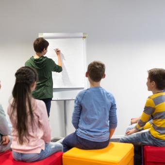 Los estudiantes que han cursado clases de comunicación oral ha dedicado una media de 6 horas