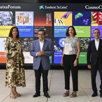 D'esquerra a dreta: la directora de CaixaForum Barcelona, Mireia Domingo; el director general adjunt de la Fundació ”la Caixa”, Joan Ramon Fuertes; la directora de l'Àrea d'Exposicions, Col·lecció i CaixaForum+ de la Fundación ”la Caixa”, Isabel Salgado; y el director del Museu de la Ciència CosmoCaixa, Valentí Farràs.