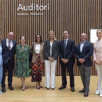 Foto de familia del acto de conmemoración de la Alianza para la Vacunación Infantil.